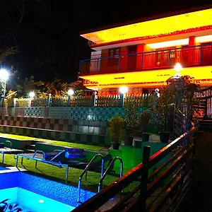 https://arabian-nights-munnar.hotels-munnar.com